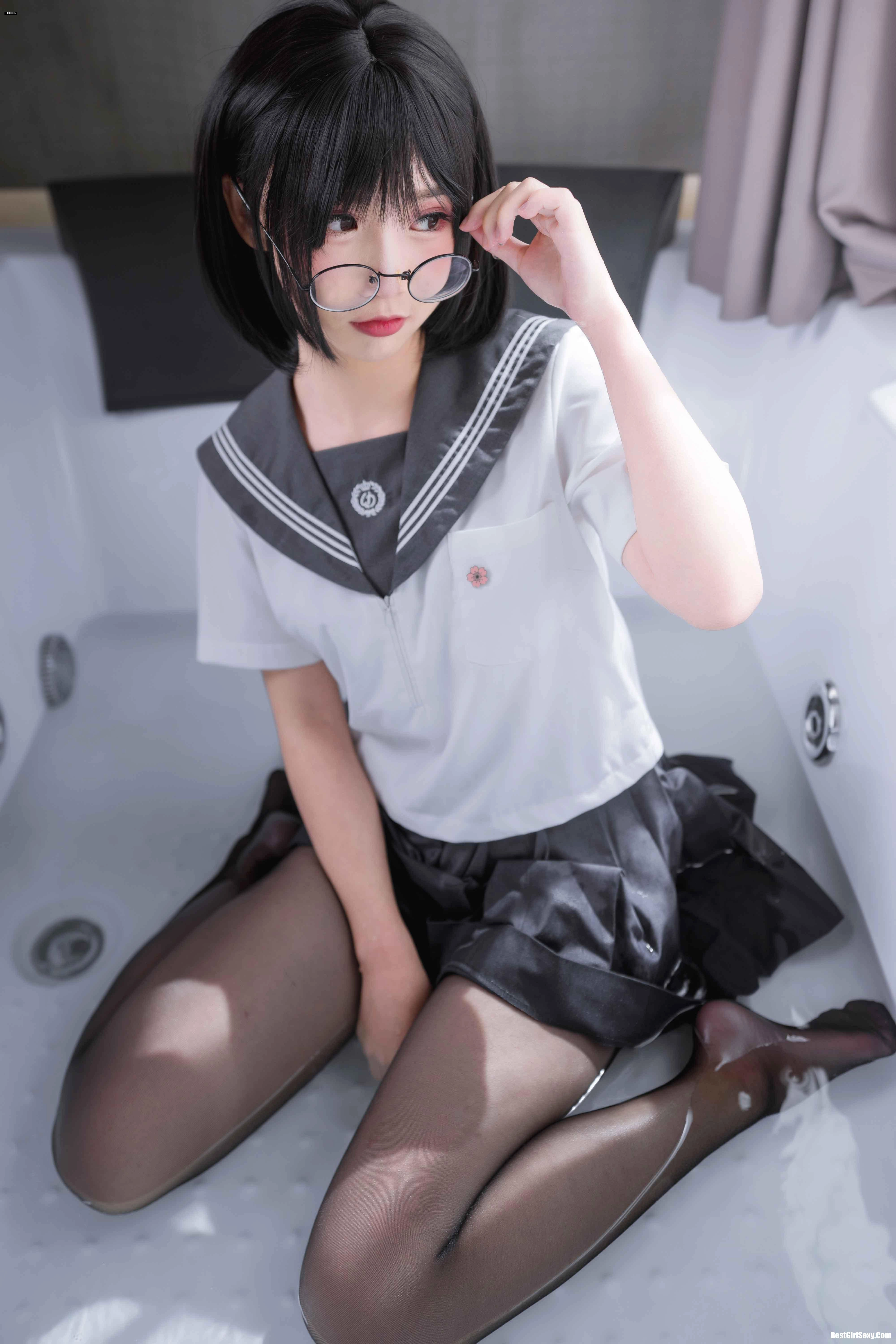 面饼仙儿 NO.016 The girl in the brain black silk JK - 第 13 张高清写真大赏