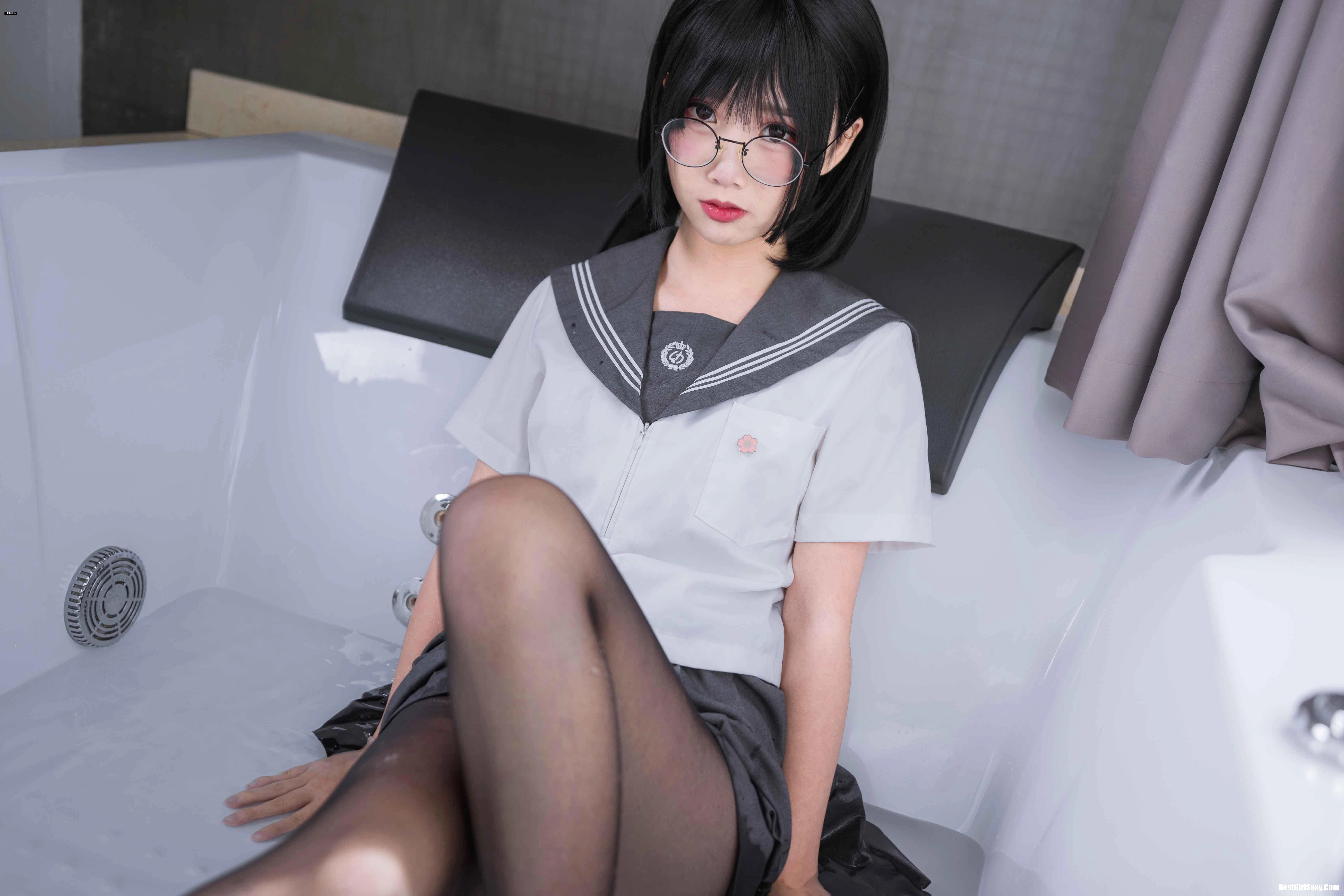 面饼仙儿 NO.016 The girl in the brain black silk JK - 第 15 张高清写真大赏