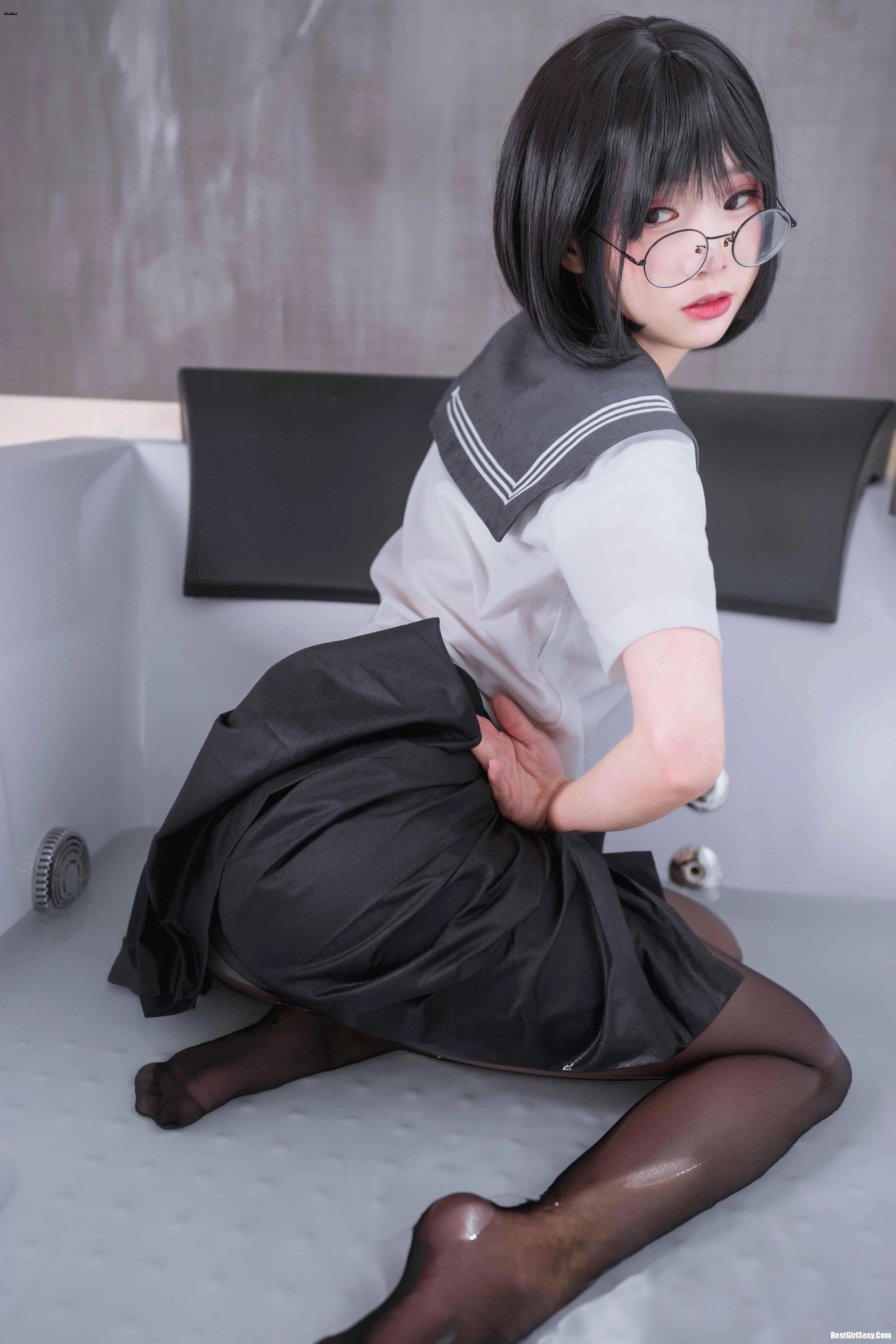 面饼仙儿 NO.016 The girl in the brain black silk JK - 第 24 张高清写真大赏